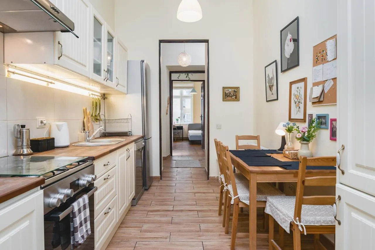 Homely 4 Bedroom Apartment - Old Town - By Upstairs Krakov Polsko