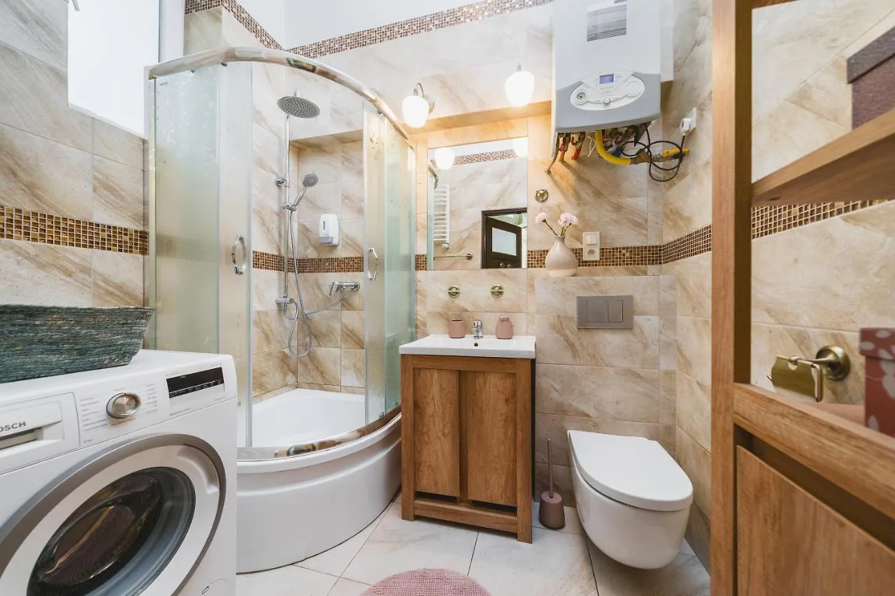 Homely 4 Bedroom Apartment - Old Town - By Upstairs Krakov