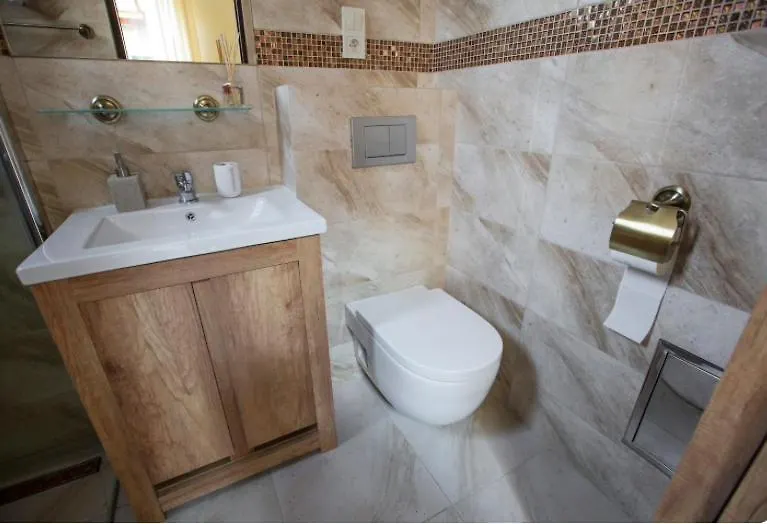 Homely 4 Bedroom Apartment - Old Town - By Upstairs Krakow