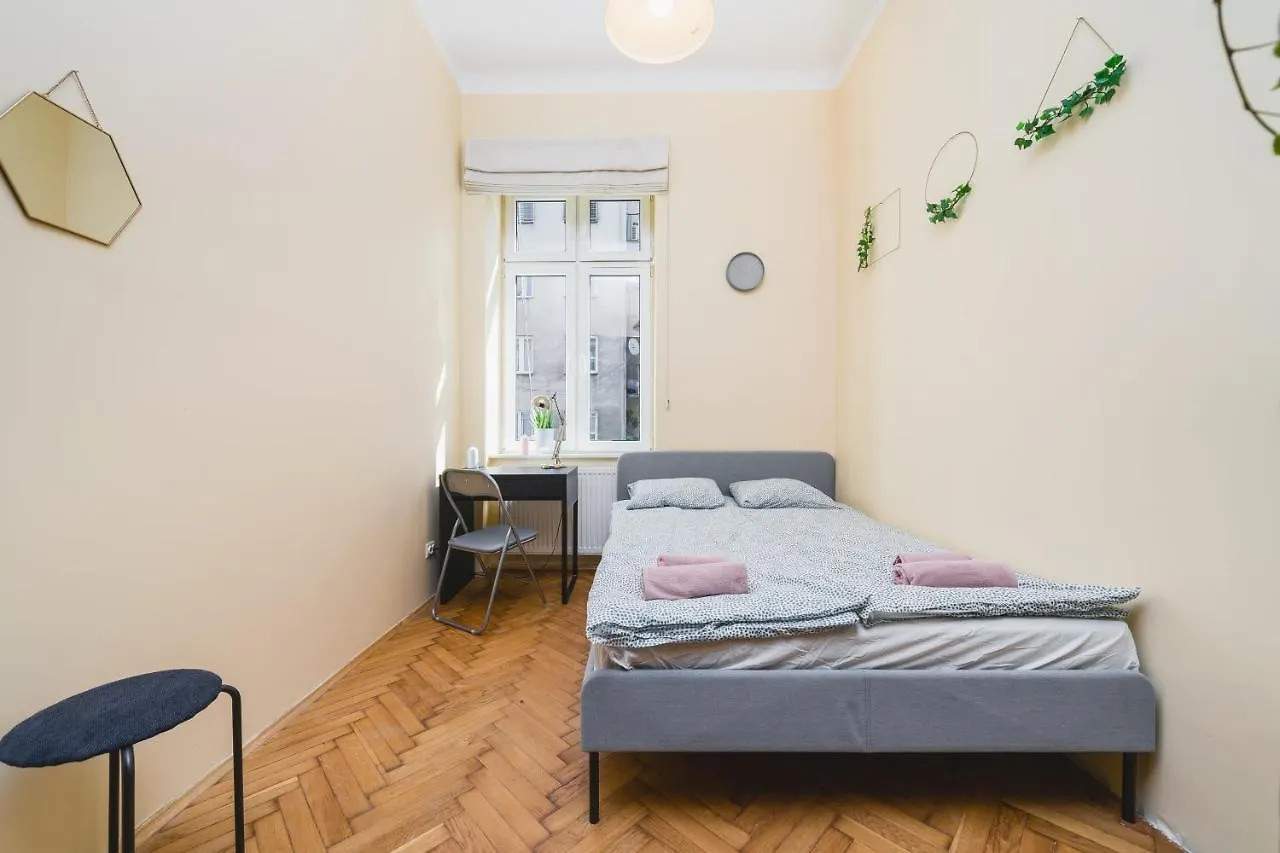 Homely 4 Bedroom Apartment - Old Town - By Upstairs Krakow 0*,