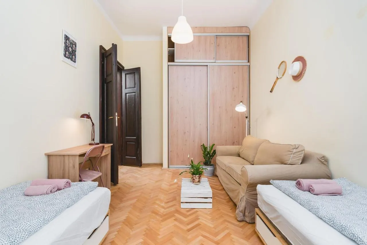Homely 4 Bedroom Apartment - Old Town - By Upstairs Krakow Poland