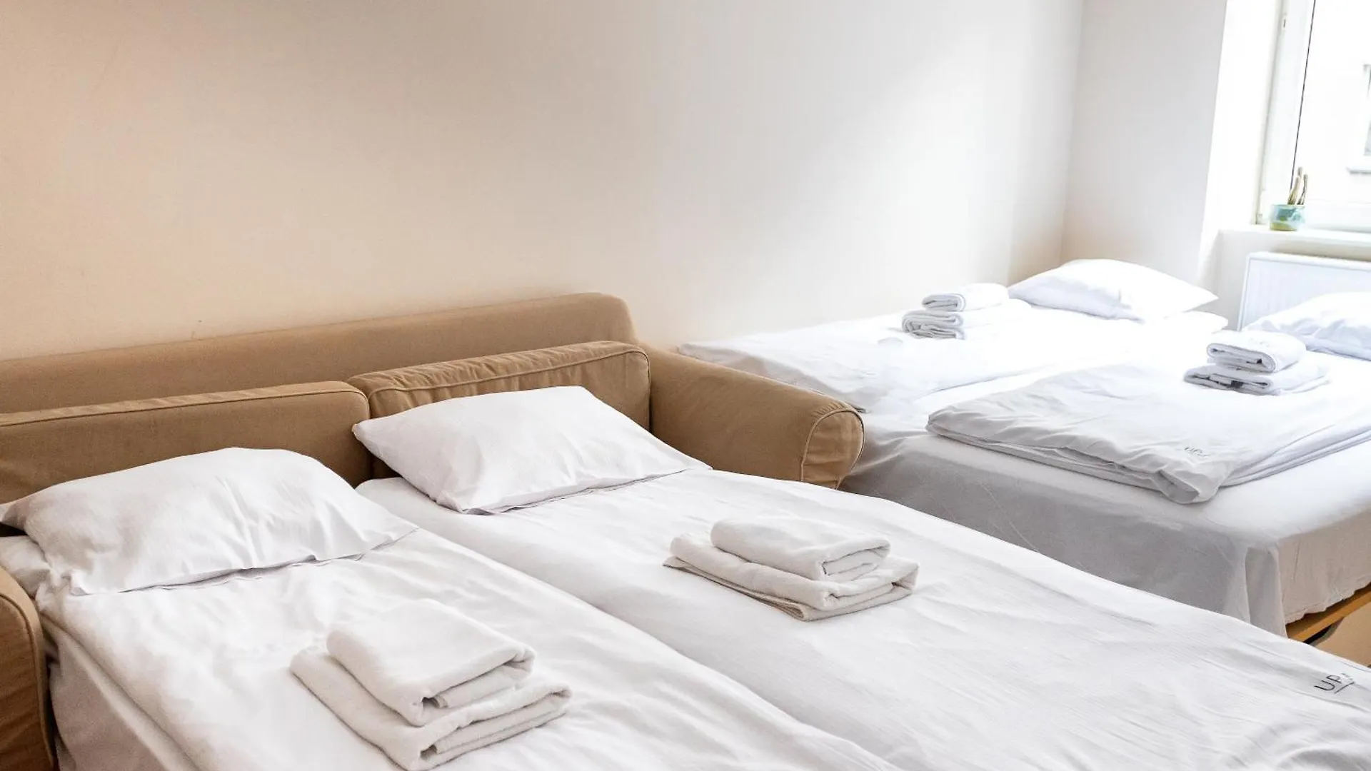 Homely 4 Bedroom Apartment - Old Town - By Upstairs Krakow 0*,