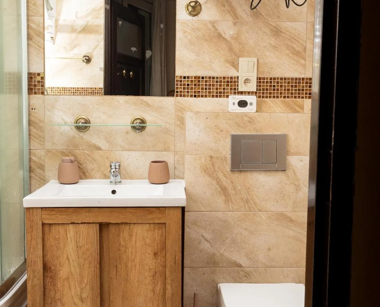 Homely 4 Bedroom Apartment - Old Town - By Upstairs Krakow
